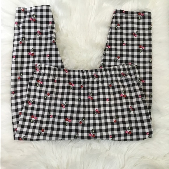 No boundaries girls L 11-13 black check legging with cherries - Picture 4 of 9